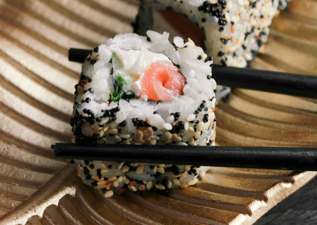 Czy sushi można jeść na drugi dzień? Jak bezpiecznie przechowywać resztę zamówienia